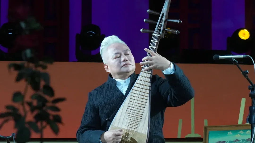 国乐大师方锦龙龟兹首献艺讲活动在库车举行