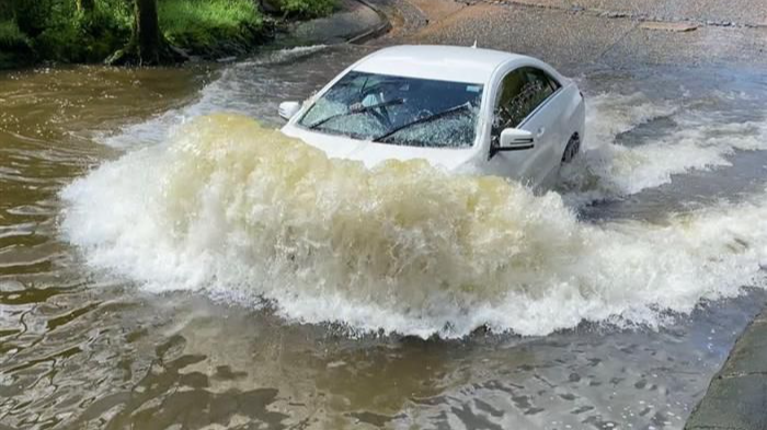 当新能源车遇上涉水路段，如何安全出行？