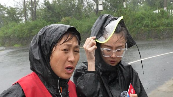风雨阻挡不了温情 大岚镇为高龄老人送餐