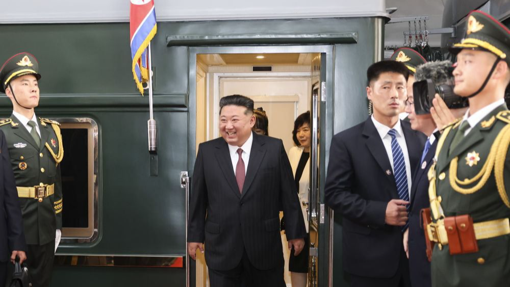 朝鲜劳动党总书记、国务委员长金正恩抵达北京