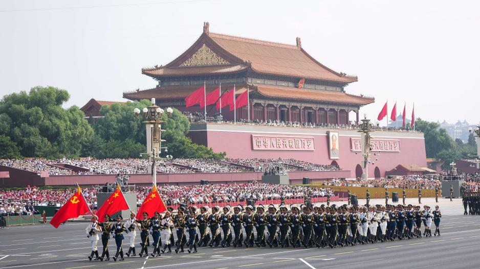 九三阅兵在国际媒体“刷屏”说明什么