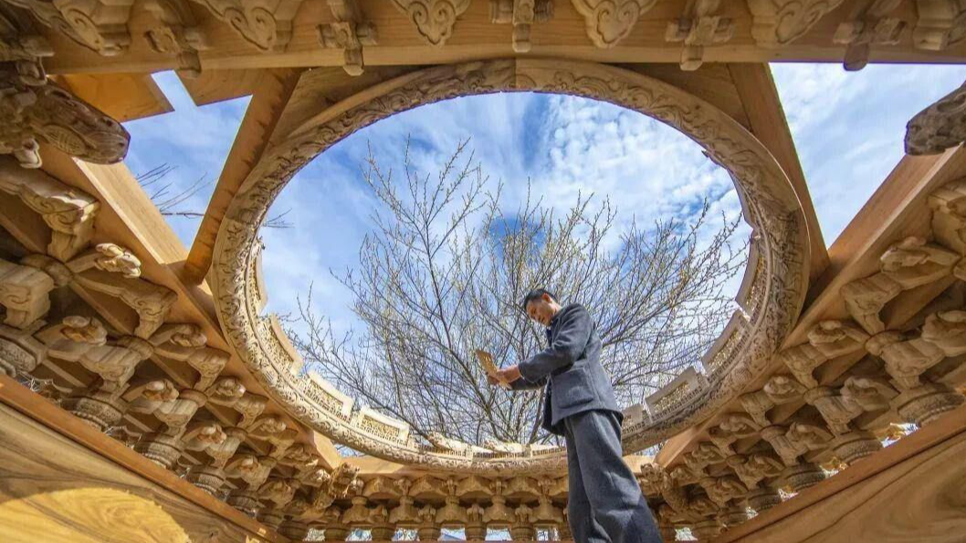 120余座宁海古戏台“浓缩”成一方木雕 斩获大奖