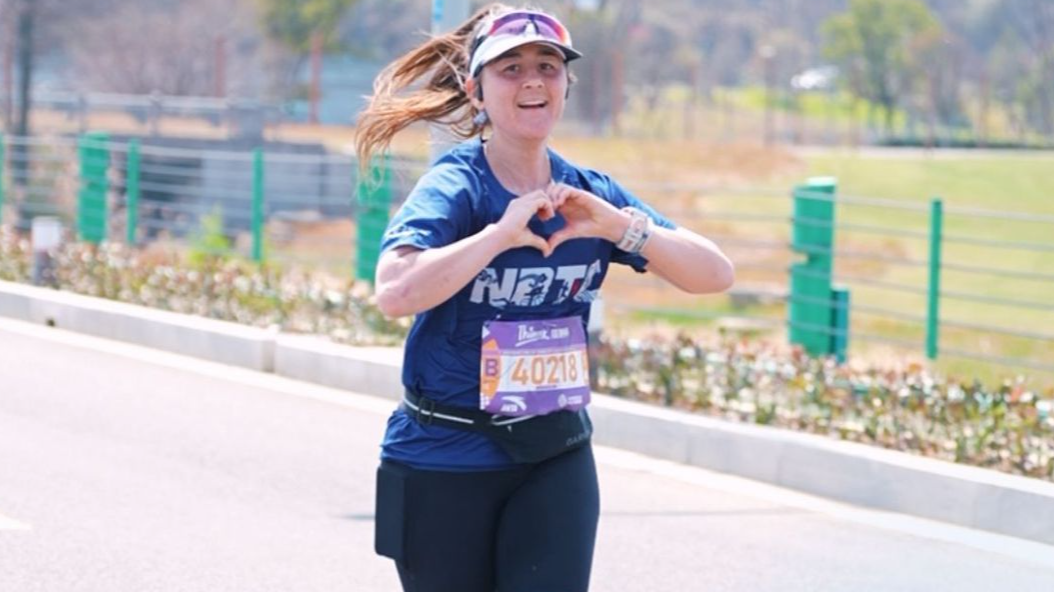 South African Runner: “It Felt Like the Whole City Was Cheering for Us” 南非女孩：感觉全城在为我们加油