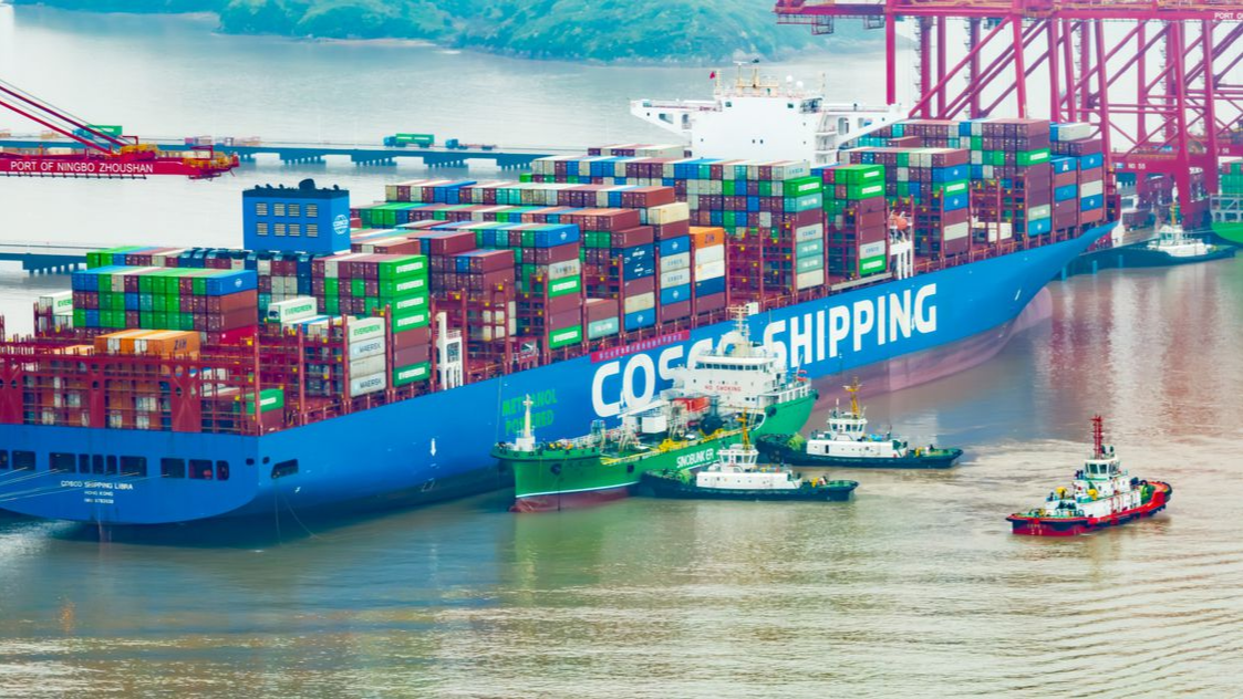 宁波舟山港完成浙江首单船对船绿色甲醇加注