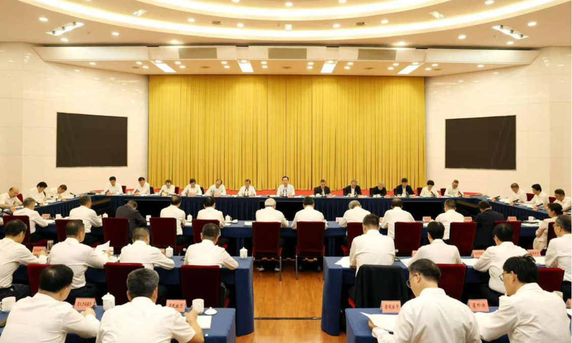 省委常委会召开会议 认真学习贯彻习近平总书记重要讲话精神 确保高质量完成全年经济社会发展目标任务 奋力交出高质量发展和高水平安全良性互动的高分答卷 省委书记王浩主持