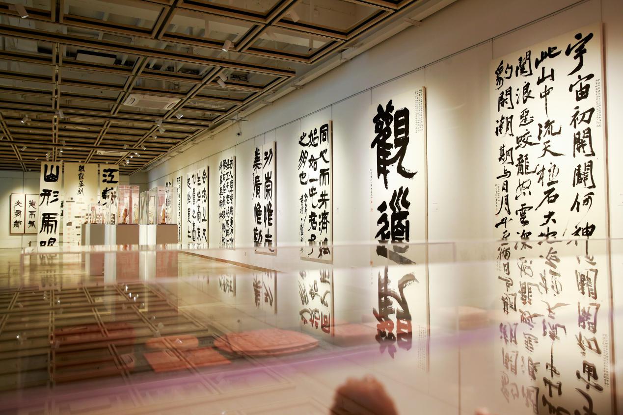 主题教育在宁波丨翰墨书金句 礼赞新时代 胡朝霞书法篆刻主题创作展亮相117艺术中心