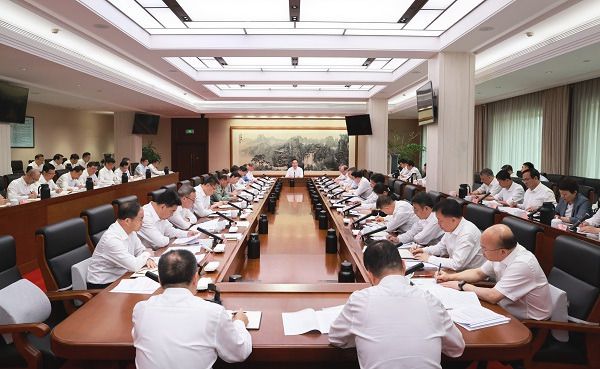 省委常委会召开会议 认真学习贯彻习近平总书记重要讲话重要贺信精神 研究部署深入贯彻中央八项规定精神和防汛工作 省委书记王浩主持