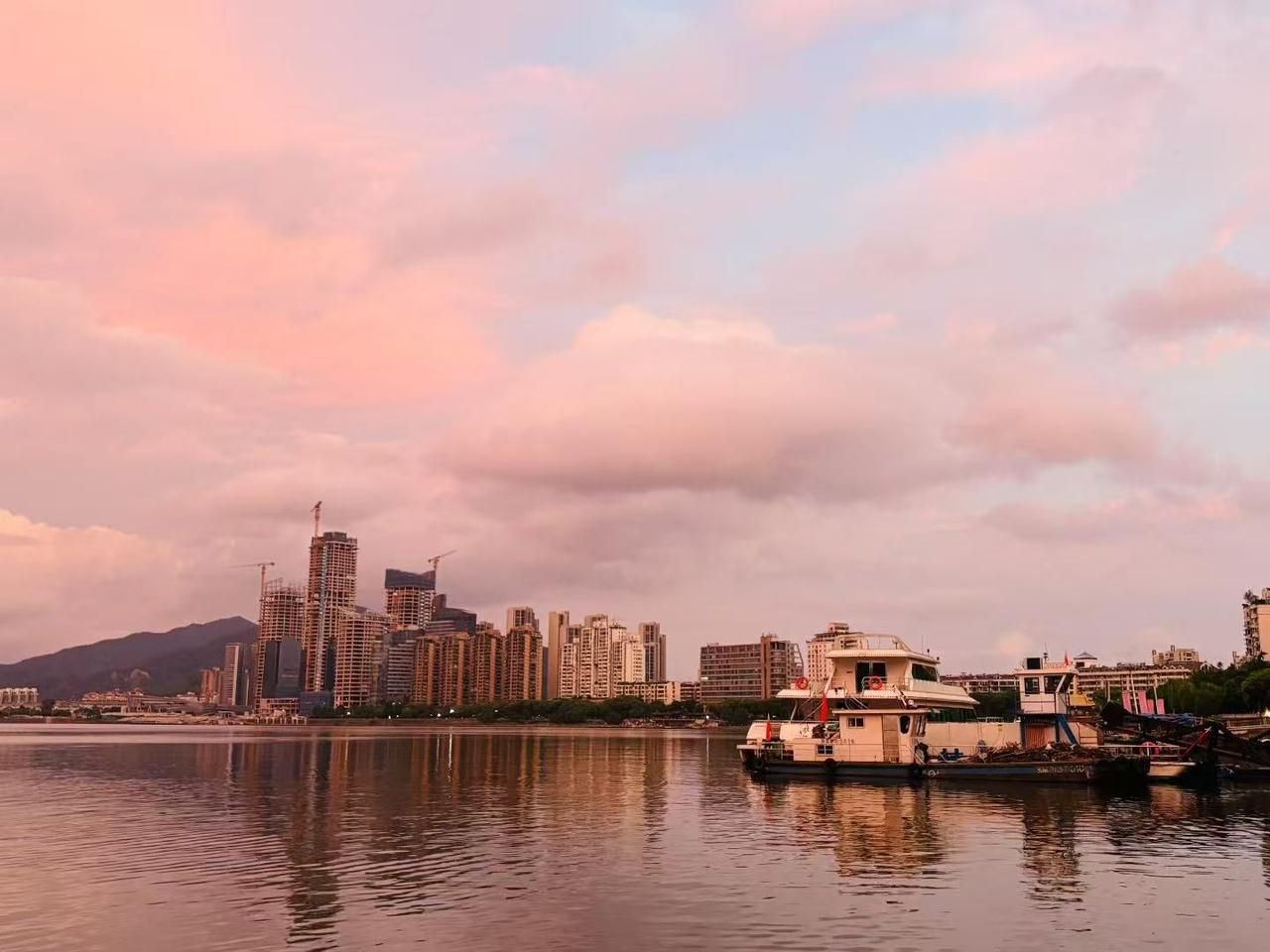 浙江发布山洪蓝色预警，中央气象台继续发布台风蓝色预警和暴雨黄色预警
