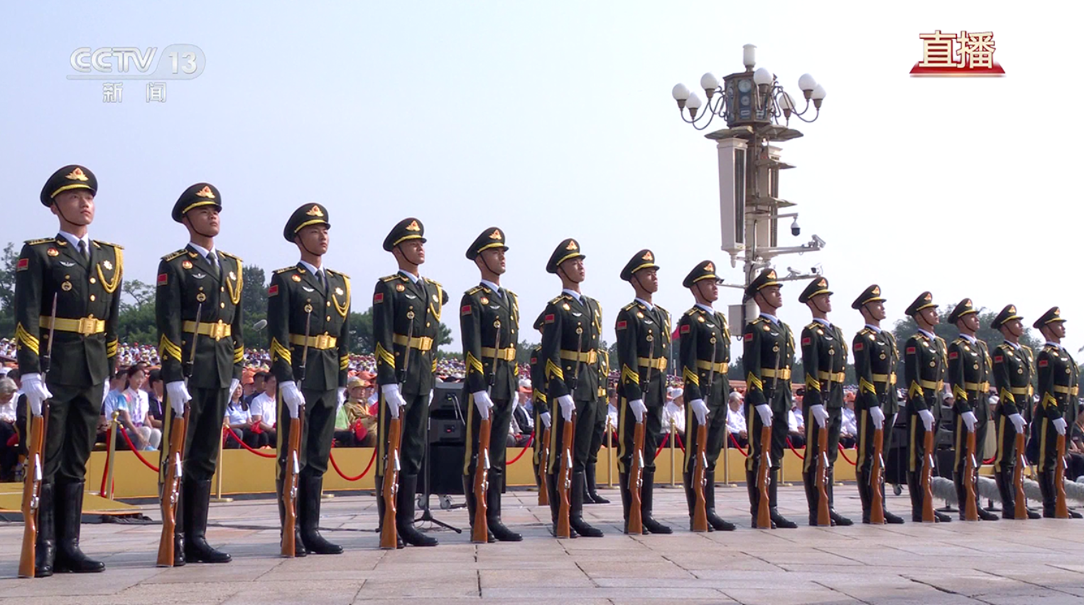 步步铿锵 标兵就位！阅兵仪式开始
