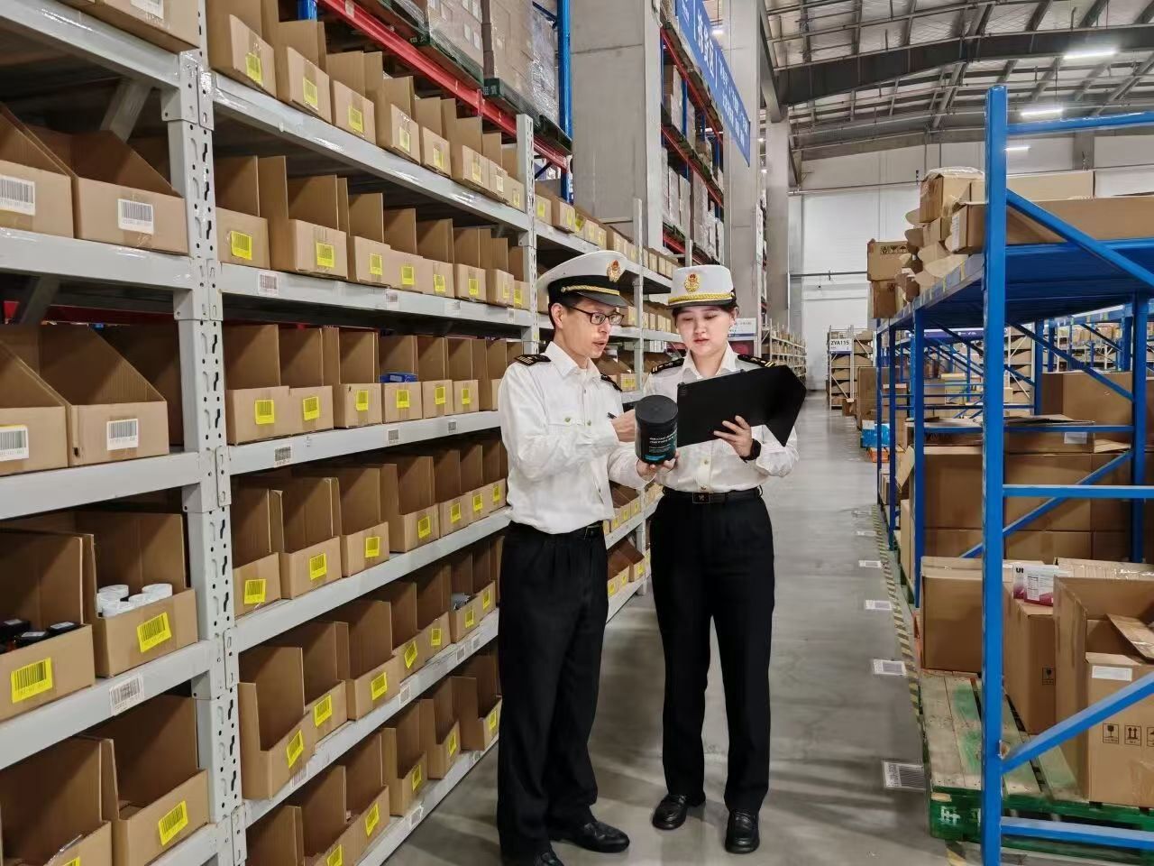 微观浙江·我眼中的“十四五”丨在跨境包裹流转间，见证更开放的浙江