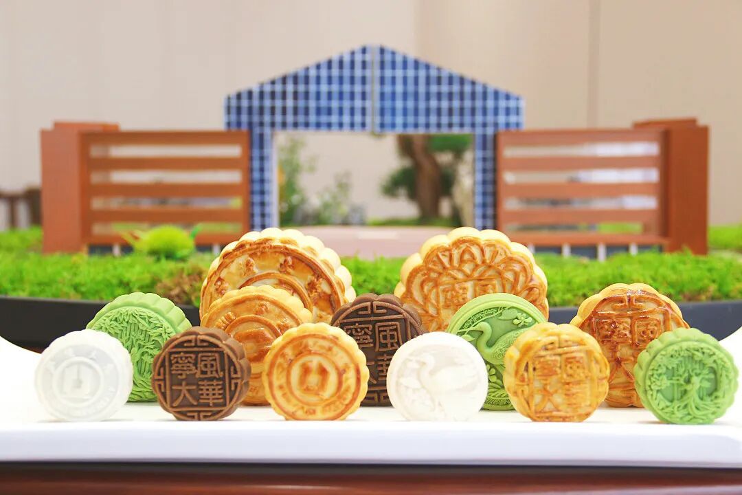 又来宠学生了！宁波高校月饼上新