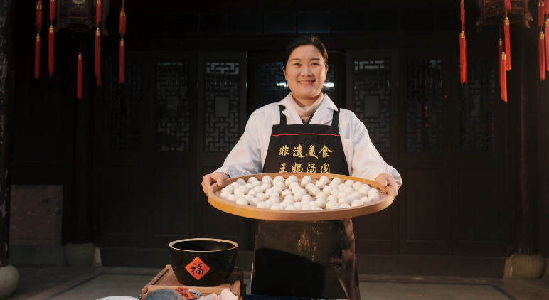 在热气腾腾的宁波汤圆里，感受代代相承的香甜糯润