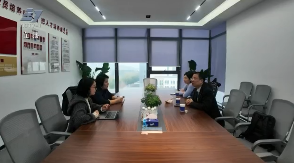 履职为民 点亮城市——市政协委员袁涌泉的“心”与“行”