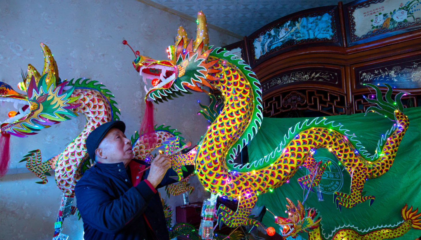央广报道｜象山：元宵佳节传递渔家年俗，88岁灯艺老人马年新手作