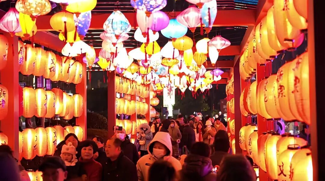 不止有灯，宁波这里好欢乐！今晚就冲！