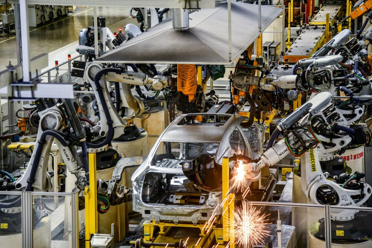 读城记⑥“汽车狂人”的选择