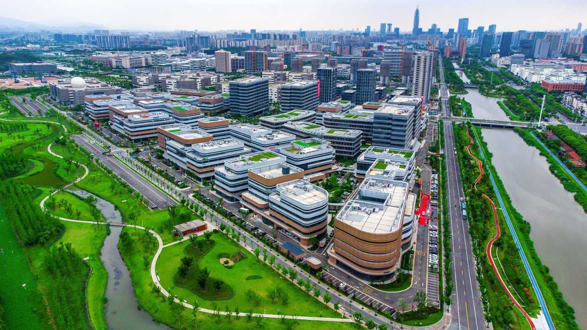 我市出台《关于强化实干争先鲜明导向锻造过硬干部队伍的意见》 大力弘扬“六干”作风，全面激发“六敢”状态