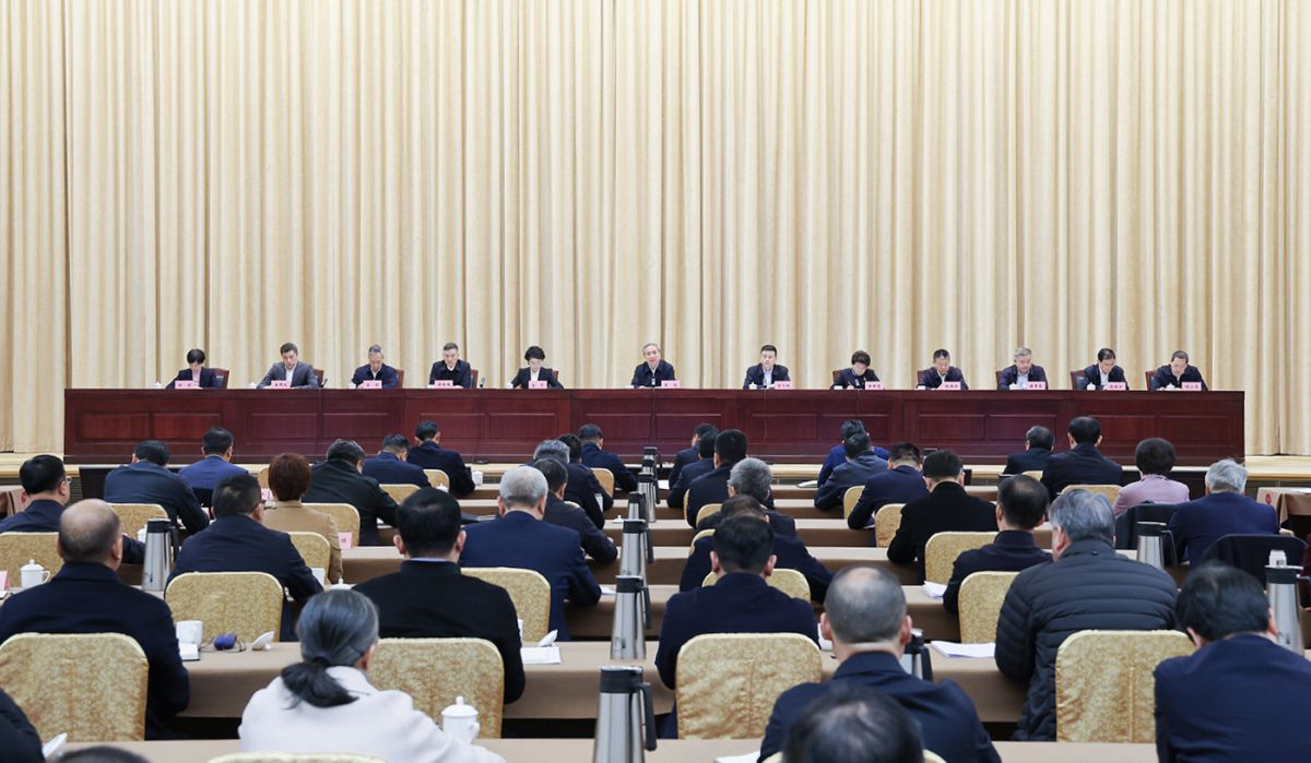 王成在全市建设更高水平平安宁波工作会议上强调 真抓实干凝心聚力建设更高水平平安宁波 为中国式现代化市域实践提供强有力保障 汤飞帆主持