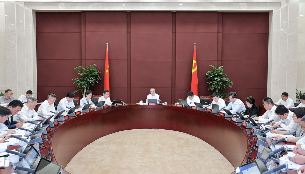 市委常委会召开会议，传达学习贯彻习近平总书记重要讲话精神