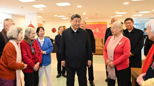 时政微观察 | 为民造福，坚持当“老百姓的官”