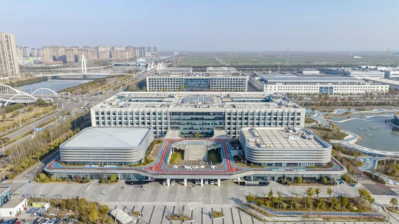 浙报头版丨宁波前湾新区精准招引科技服务业企业 打造生态链 创新再加速