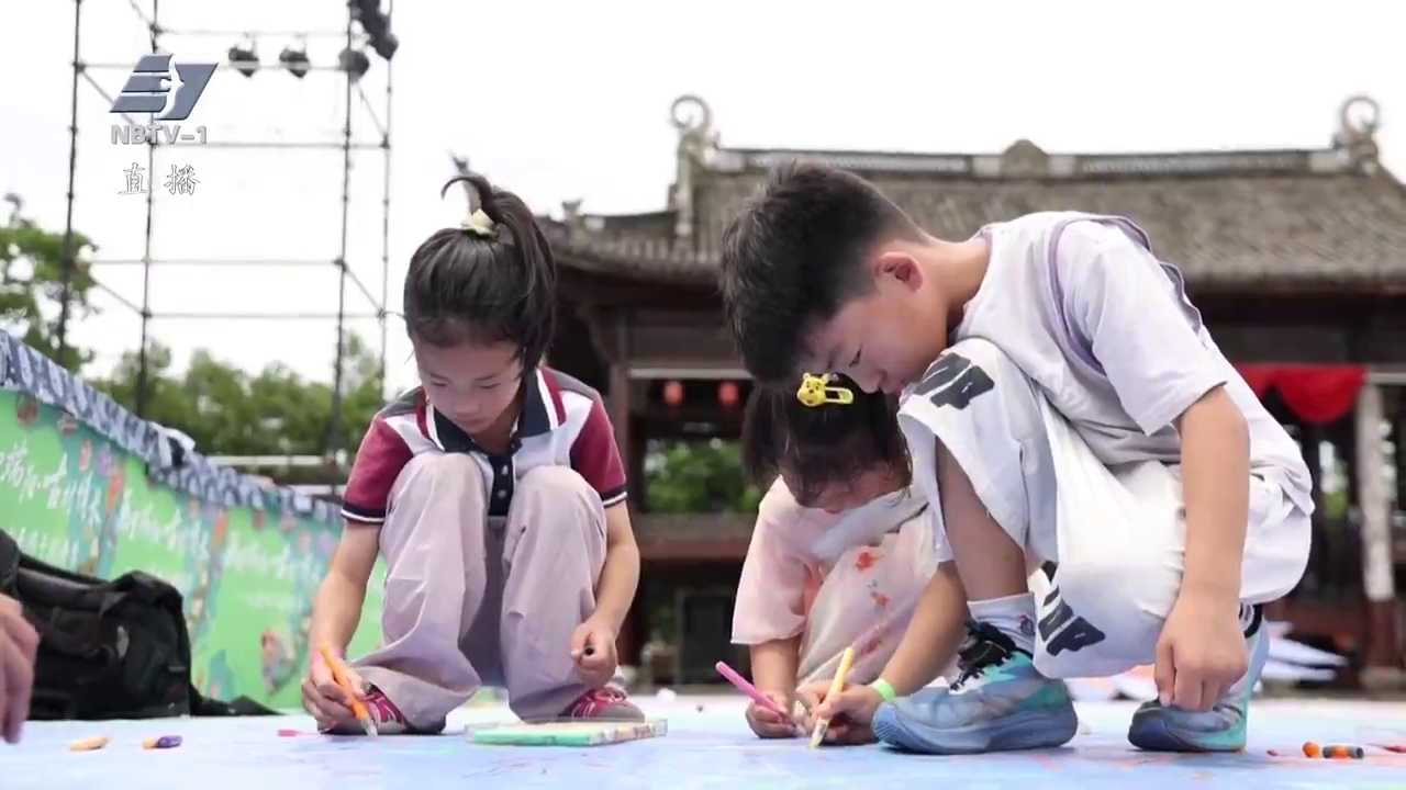 端午假期丨镇海：巨幅农民画亮相古村