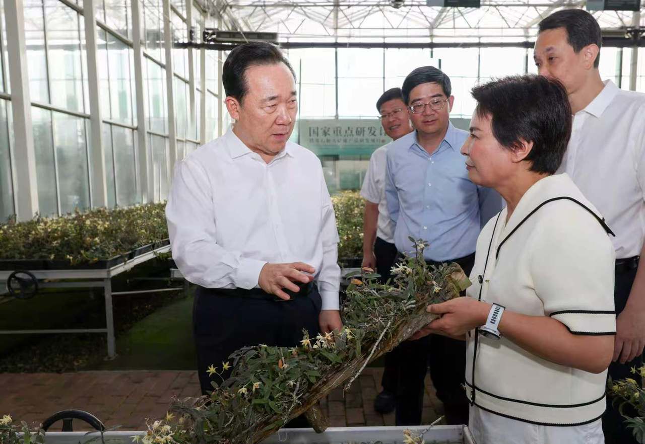 王浩在义乌调研时强调 做深做好“强城”“兴村”“融合”三篇文章 在推动高质量发展中不断增进民生福祉