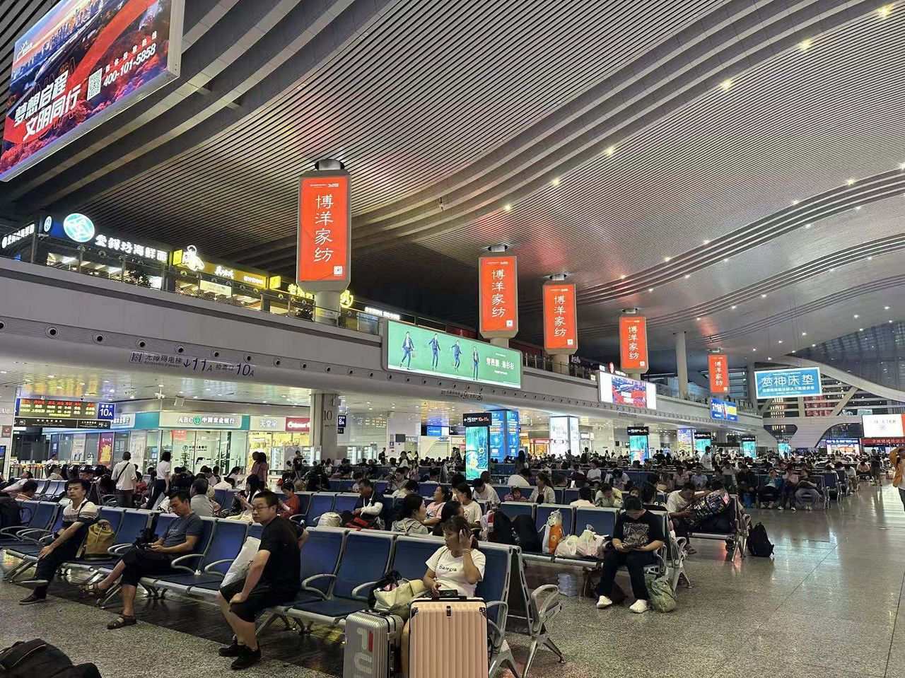 明起，宁波站列车逐步恢复开行