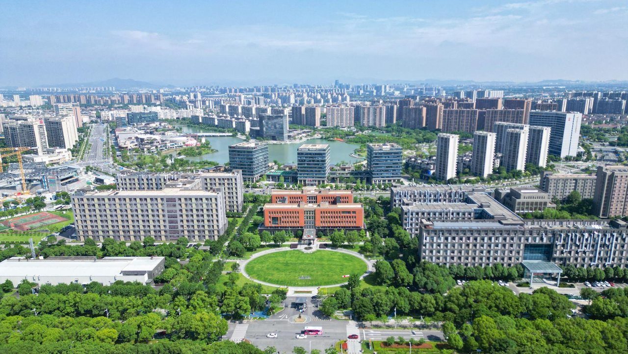 甬江潮丨搞工业的宁波，琢磨起了论文